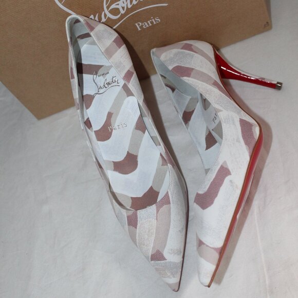 The Miss Z pumps from Christian Louboutin feature a charming all-over print set - Picture 2 of 7